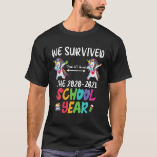 Camiseta Sobrevivemos Ao Ano Escolar 2020-2021 No Dia Passa