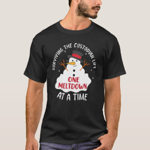 Camiseta Sobrevivendo à Vida de Zelador Um Colapso de Cada