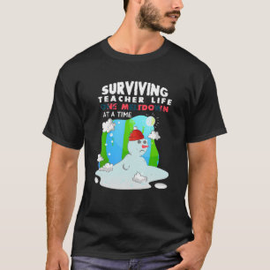Camiseta Sobrevivendo à Vida do Professor Um Derreter De Ca