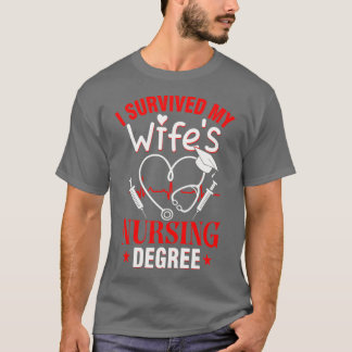 Camiseta Sobrevivi ao meu Graduação de Enfermagem N do Wife