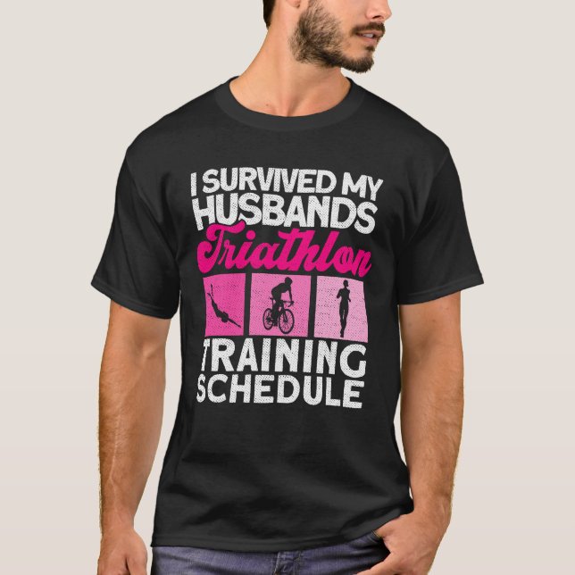 Camiseta Sobrevivi ao meu marido, Triathlon Training Schedu (Frente)