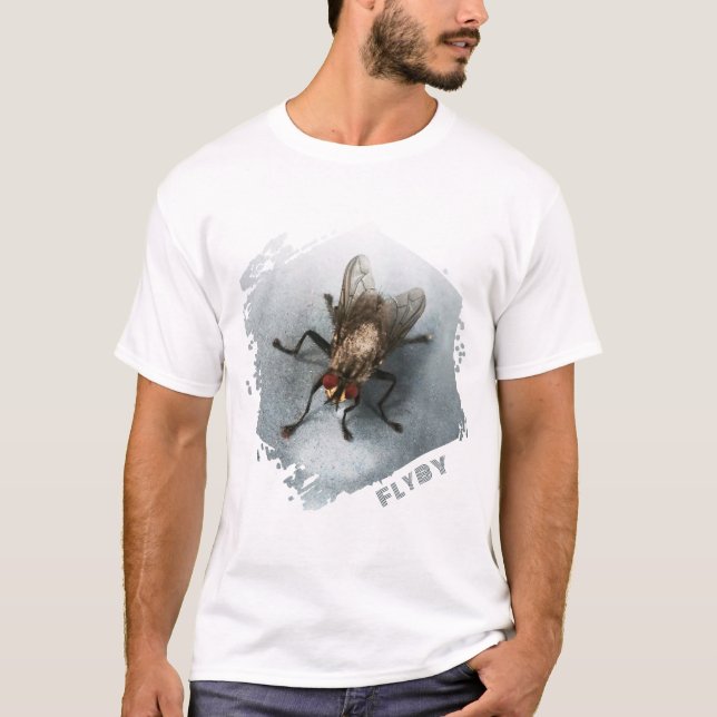 Camiseta Sobrevoo. Foto aproximada de uma mosca (Frente)