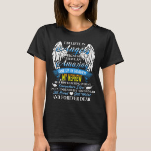 Camiseta Sobrinho um anjo no céu sente-se observando