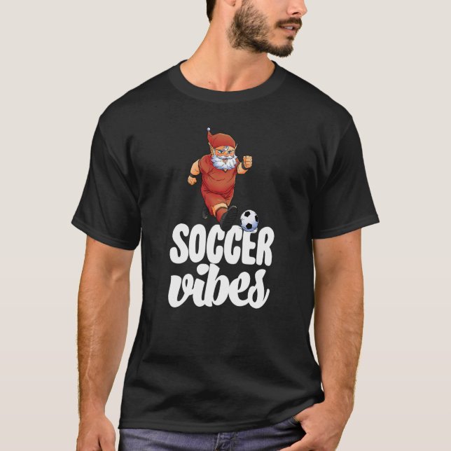 Camiseta Soccer Vibes Gnomo Celebração de Jogos Mulheres (Frente)