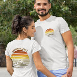 Camiseta Socorro Personalizado Montagens da Estrada Pocket<br><div class="desc">Este pôr do sol laranja legal sobre montanhas rochosas na natureza faz uma imagem excelente para um conjunto de t-shirts personalizadas para uma reunião familiar, viagem de carro ou férias de verão. Comemore sua semana de feriado com camisetas correspondentes para mãe, pai, irmão e irmã. Basta adicionar seu próprio sobrenome...</div>