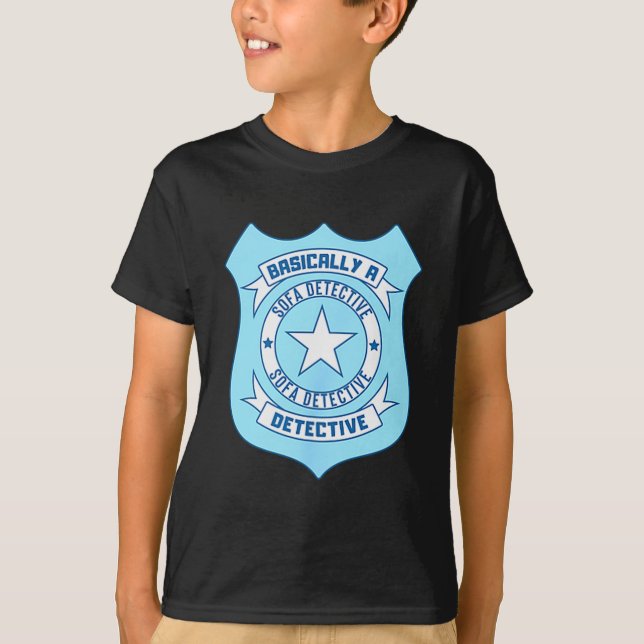 Camiseta Sofa Detective Badge Funny True Crime Basically A  (Frente)