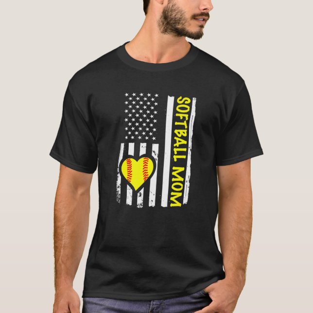 Camiseta Softball Mom USA Flag Heart   (Frente)