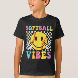 Camiseta Softball Vibes Softball Retro Groovay Game Day Gir
