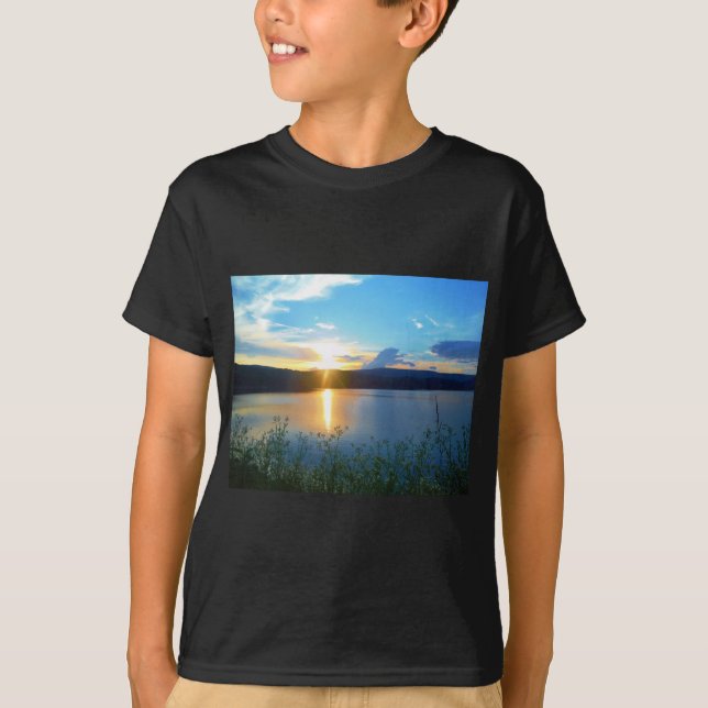 Camiseta Sol azul no lago (Frente)