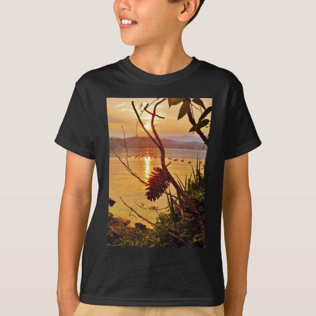 Camiseta Sol do Lago Pinecone (Frente)