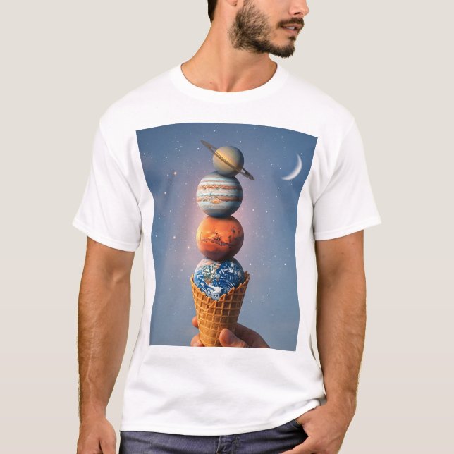 Camiseta Solar System Ice Cream Cone - Surreal Cosmic Art (Frente)