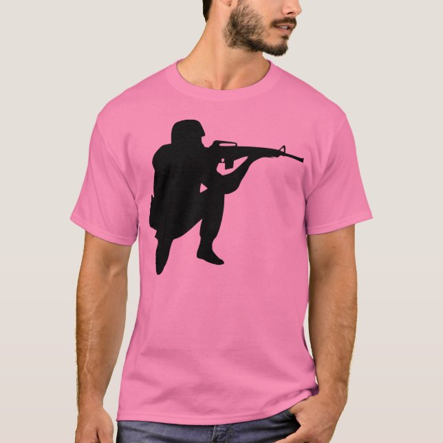 Camiseta Soldado. Preto. RIGHT-Facing. (Frente)