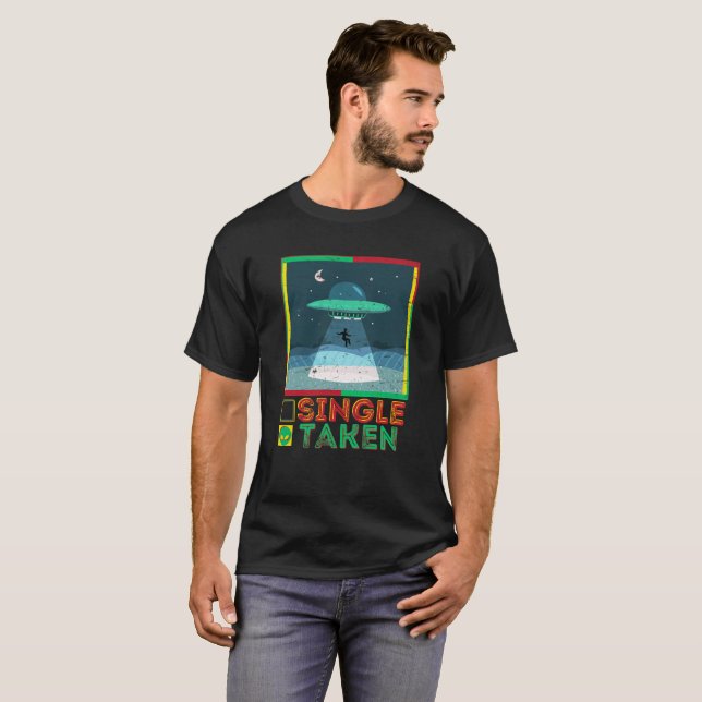 Camiseta solteiro engraçado tirado da Alienígena retro turq (Frente Completa)