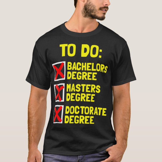 Camiseta SOLTEIROS FUNNY Mestrados Doutorado Dr Phd  (Frente)