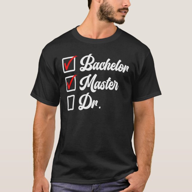 Camiseta Solteiros Graduação Mestrados Graduação Médicos (Frente)