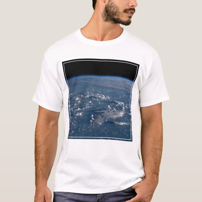 Camiseta Sombras De Nuvens No Mar Das Filipinas (Frente)