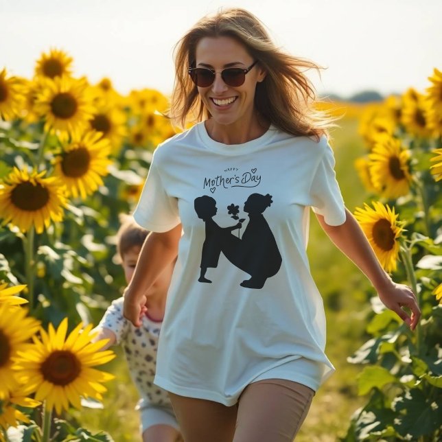 Camiseta "Sombras do Amor - Arte do Dia das Mães Sensível" (Criador carregado)