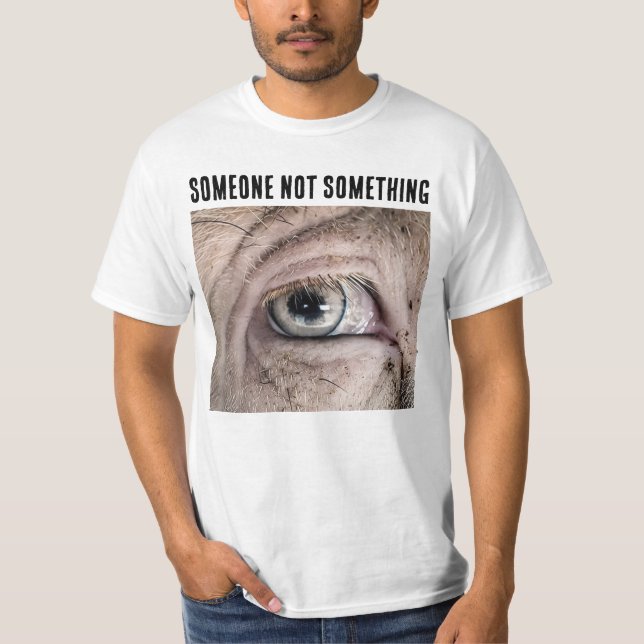 Camiseta SOMEONE NOT SOMETHING PIG LOVER T-Shirt (Frente)