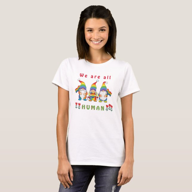 Camiseta Somos Todos Humanos - 3 Gnomos LGBTQ (Frente Completa)