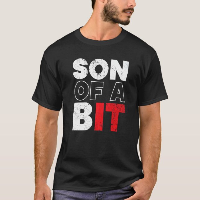 Camiseta Son Of A Bit Information Technology Specialist IT  (Frente)
