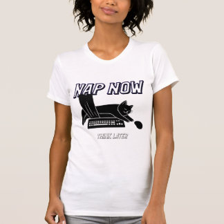 Camiseta Soneca agora, pense depois