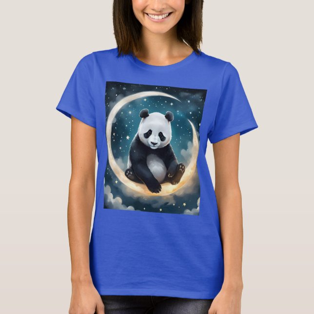 Camiseta Sonhando à Lua: Serenada Celestial de Panda (Frente)