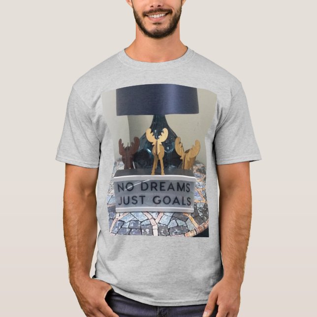 Camiseta Sonhos de Reindeer Inspirados: Um Feriado Motivaci (Frente)