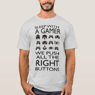 Camiseta SONO COM UM GAMER!!! O t-shirt básico dos homens
