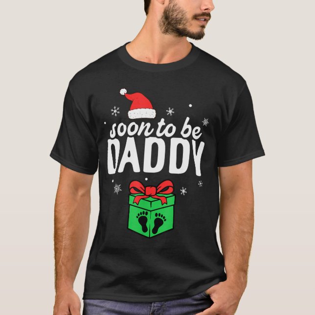Camiseta Soon To Be Daddy Christmas Funny Pregnancy Announc (Frente)