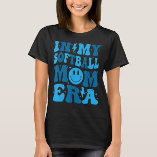 Camiseta Sorria Cara No Meu Softball Mãe Era Groovy Mãe De