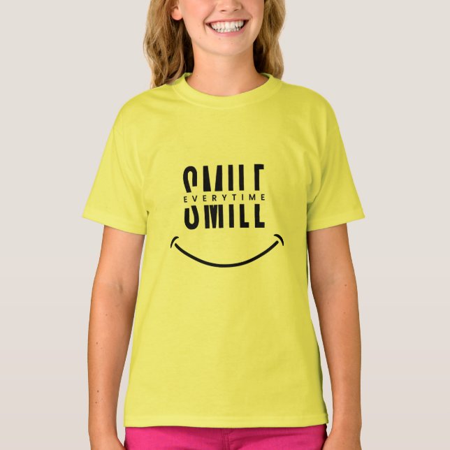 Camiseta Sorriso Negro E Branco Engraçado Toda Vez Que Cami (Frente)