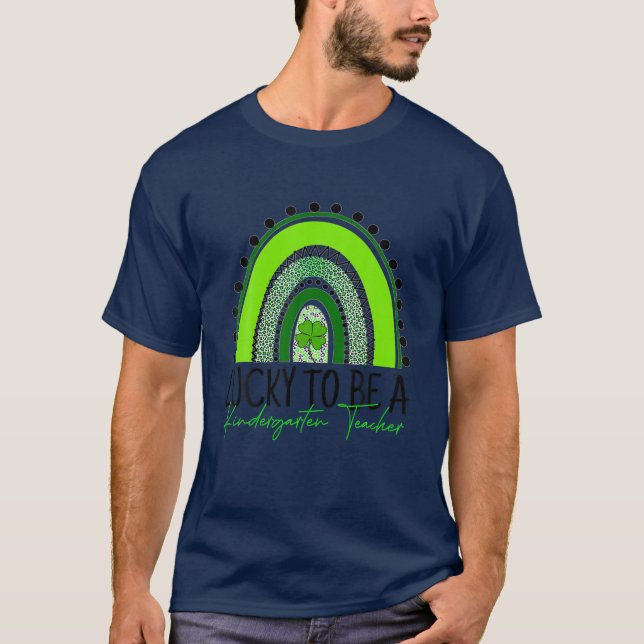 Camiseta Sorte De Ser Professora Do Jardim De Infância Rain (Frente)