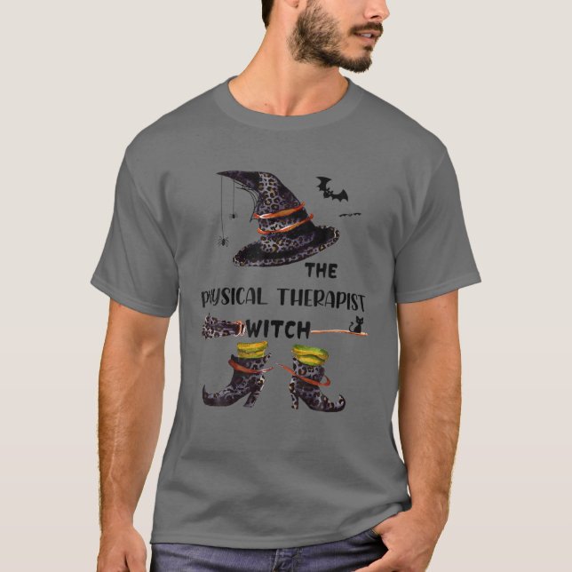 Camiseta Sou a família da bruxa terapista física de Hallowe (Frente)