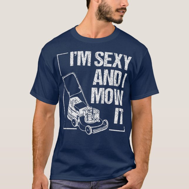 Camiseta Sou Sexy E Eu O Tornei Engraçado. (Frente)