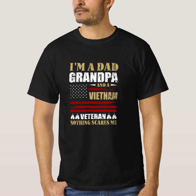 Camiseta Sou um Pai, vovô e um veterano do Vietnã (Frente)