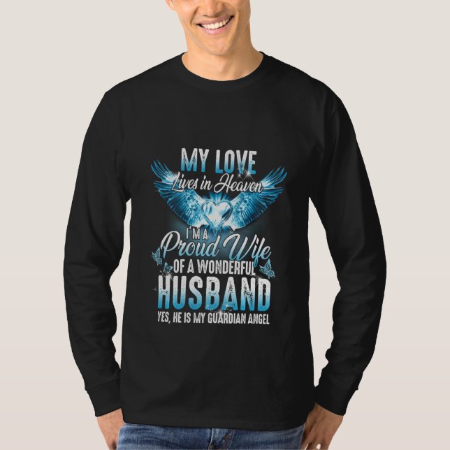 Camiseta Sou Uma Esposa Orgulhosa De Um Maravilhoso Marido  (Frente)