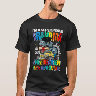 Camiseta Sou Uma Vovó Muito Orgulhosa De Um Incrível Kinder