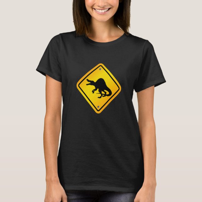 Camiseta Spinossauro Dinossauro Atravessando (Frente)