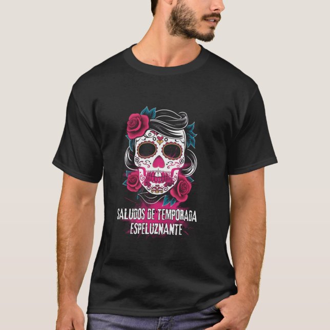 Camiseta Spookic Halloween Season Saudações Rosa De (Frente)