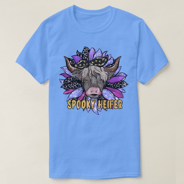 Camiseta Spooky Heifer Halloween Fazenda de Vaca de Girasso (Frente do Design)