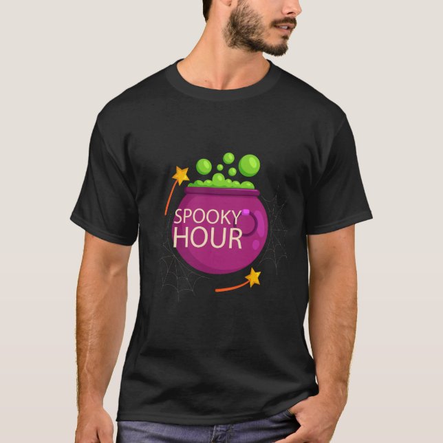 Camiseta Spooky Hour Witch Potion Cauldron (Frente)