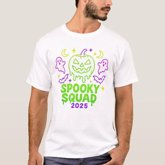 Camiseta Spooky Squad 2025 Halloween Neon Ghost Pumpkin (Frente)