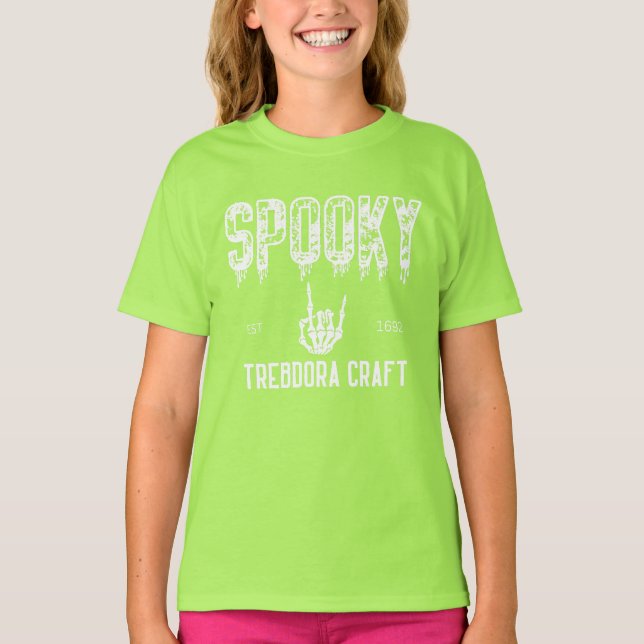 Camiseta Spooky Vibes: Tee Gráfico de Halloween (Frente)