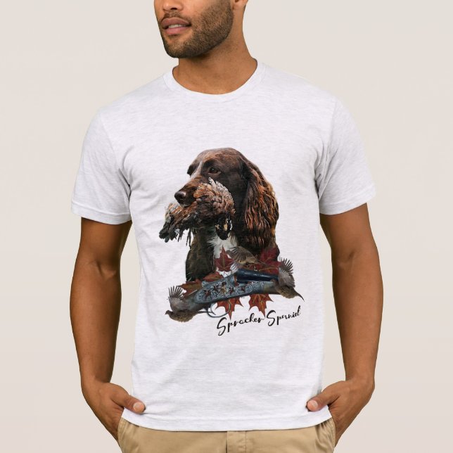 Camiseta Sprocker Spaniel, Arte de cães-Arma (Frente)