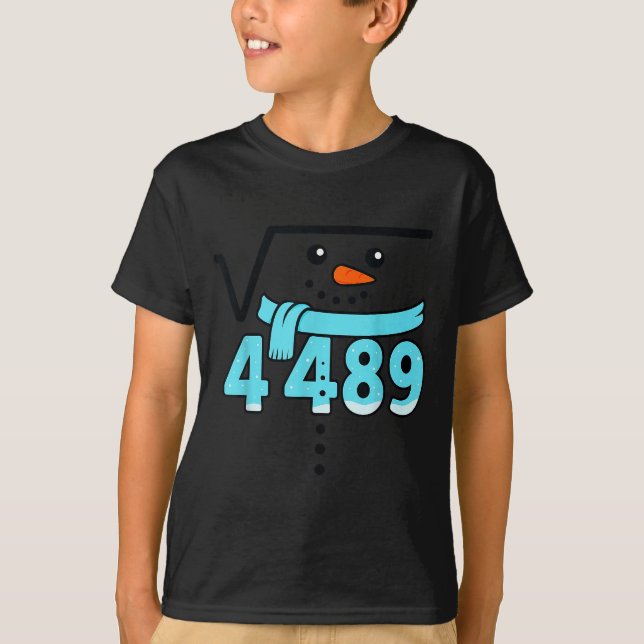 Camiseta Square Root 4489 Christmas Meme Six Seven Slang Ma (Frente)