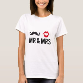 Camiseta Sr. e Sra., bigode e lábios vermelhos