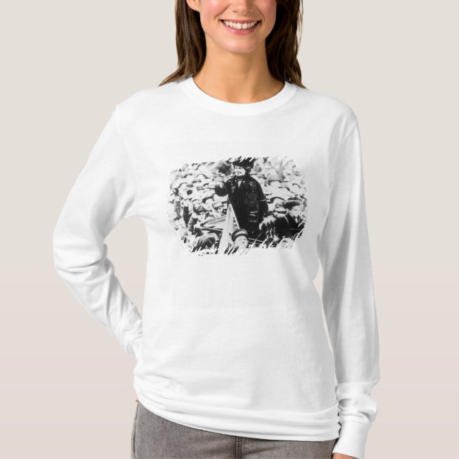 Camiseta Sra. Emmeline Pankhurst Addressing uma multidão (Frente)