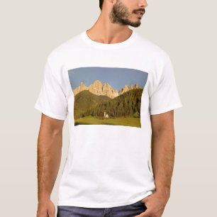 Camiseta St Giovanni, Val di Funes, Dolomitas, Itália