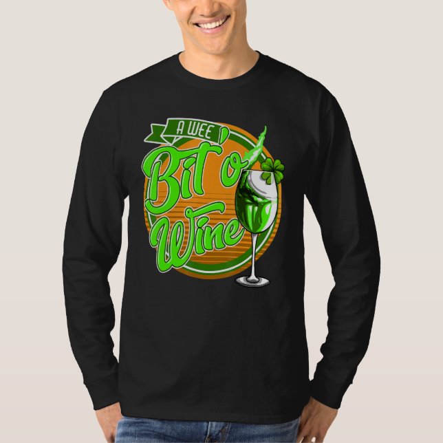 Camiseta St Patrick's Day A Wee Bit O' Wine Funny Mom Women (Frente)