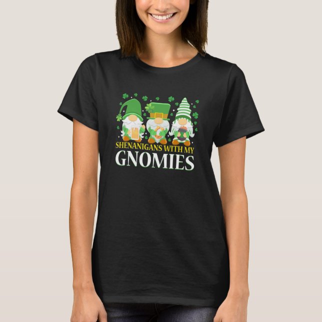 Camiseta St Patricks Day Gnomes Shenanigans with My Gnomies (Frente)